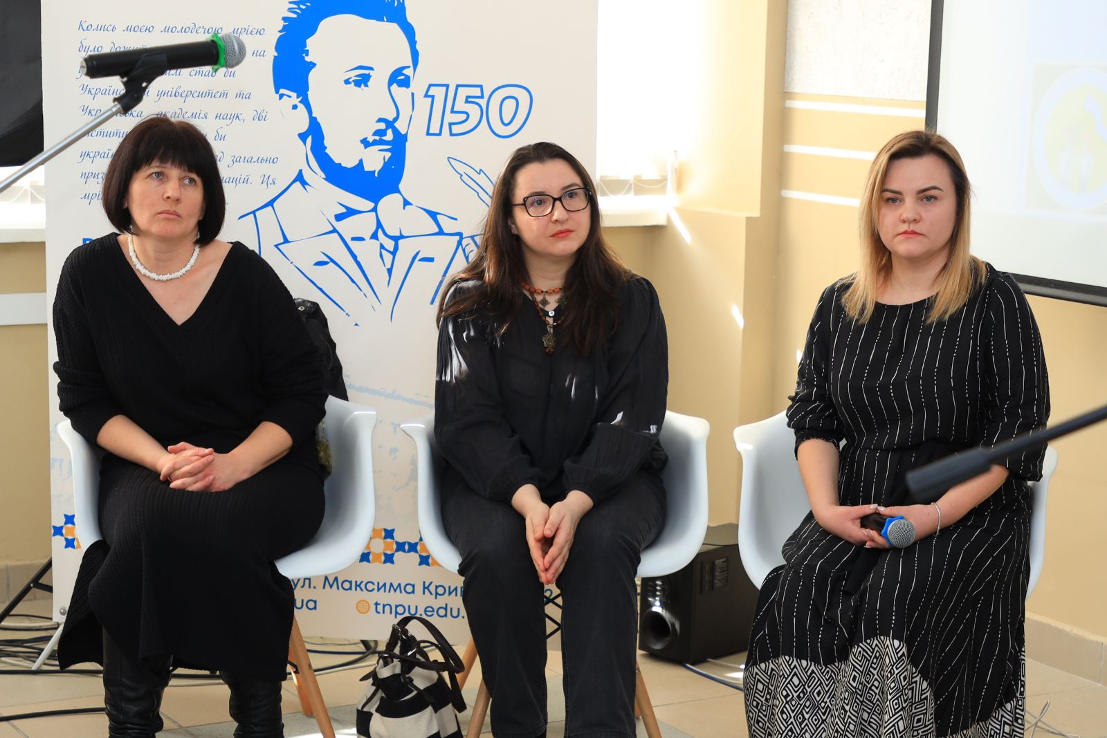 Організатори заходу, учасниці освітнього волонтерського проєкту «Патріотичні й небайдужі»